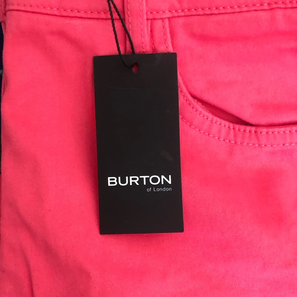 𝅺NWT Ladies Burton Capri pant